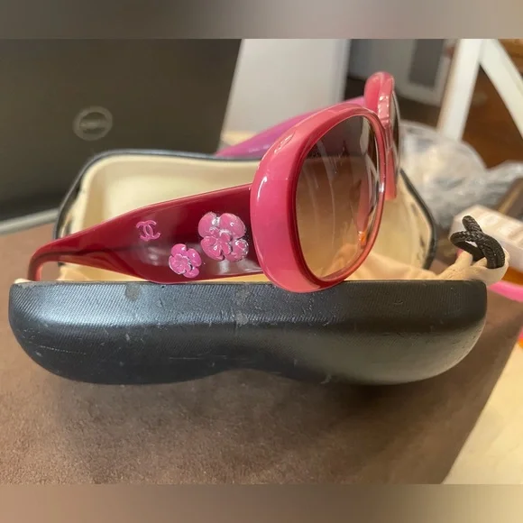 CHANEL Adorable Pink Floral Accent Sunglasses - Picture 7 of 11